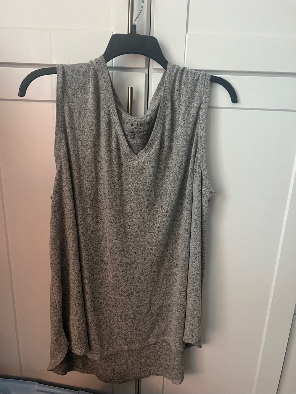 Lane Bryant Gray Sleeveless V-Neck Tank Top